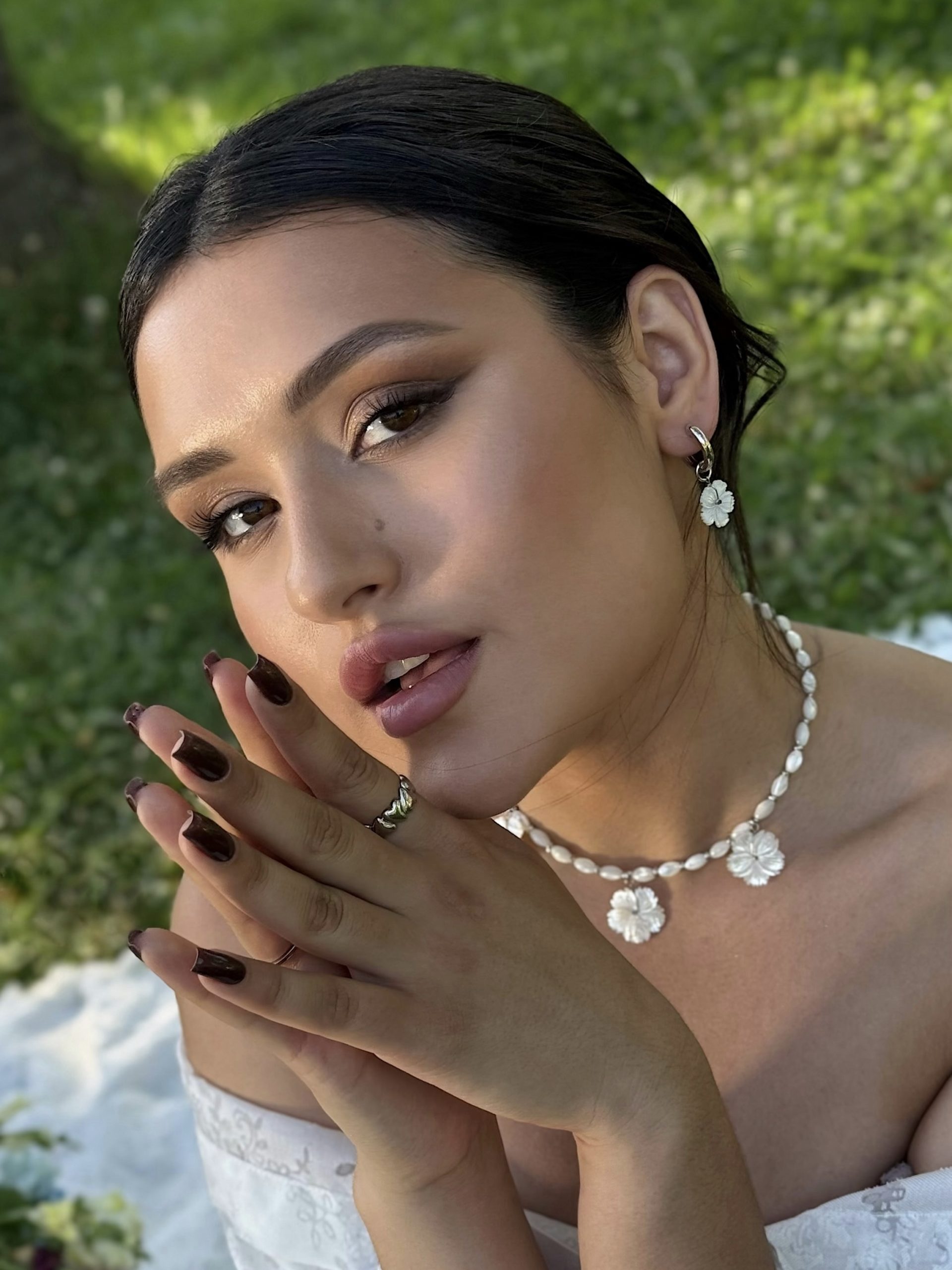 Серьги-кольца "White Flower" — изображение 6