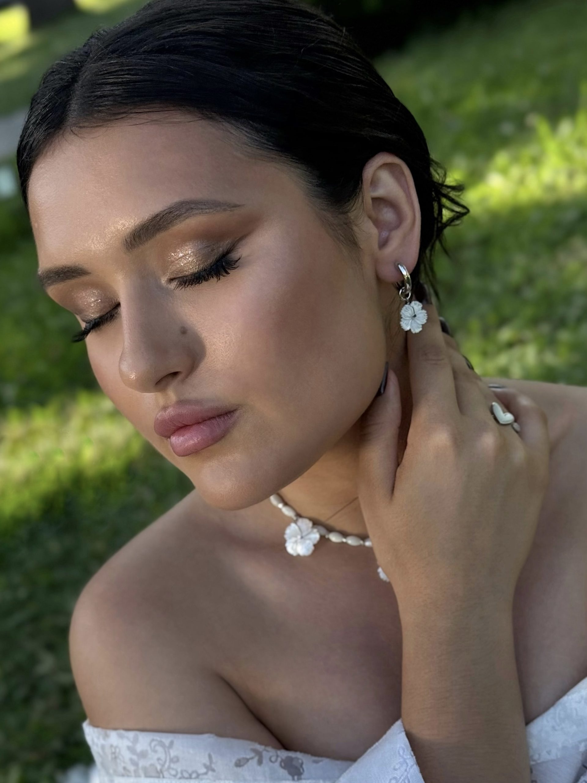 Серьги-кольца "White Flower" — изображение 4